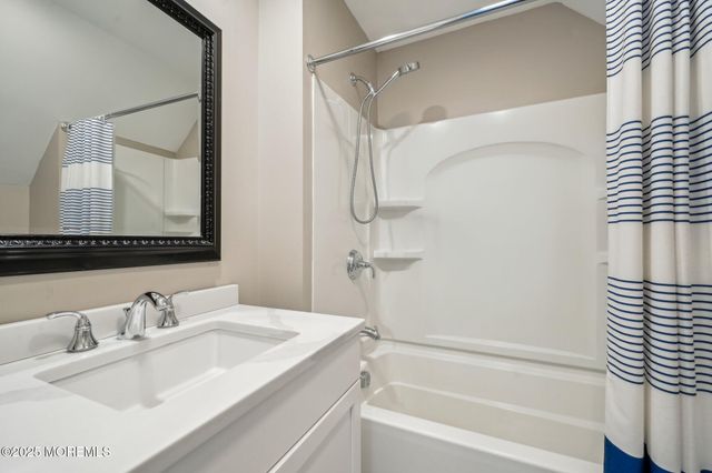 27 S Beach Drive, Cape May Court House, NJ 08210