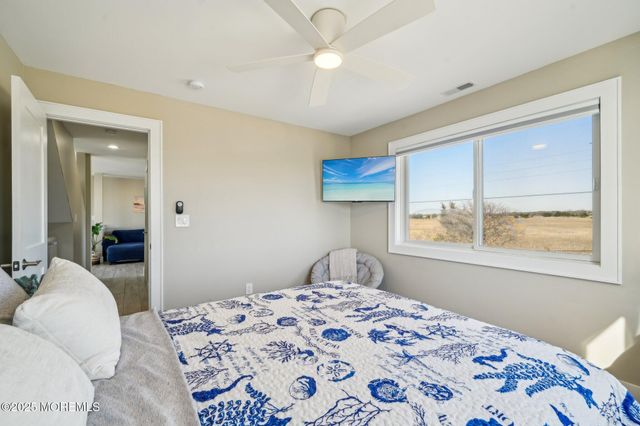27 S Beach Drive, Cape May Court House, NJ 08210