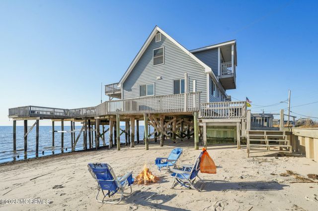 27 S Beach Drive, Cape May Court House, NJ 08210
