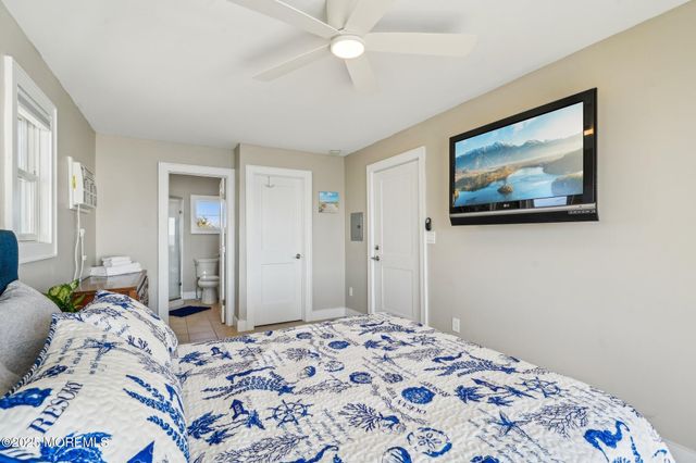 27 S Beach Drive, Cape May Court House, NJ 08210