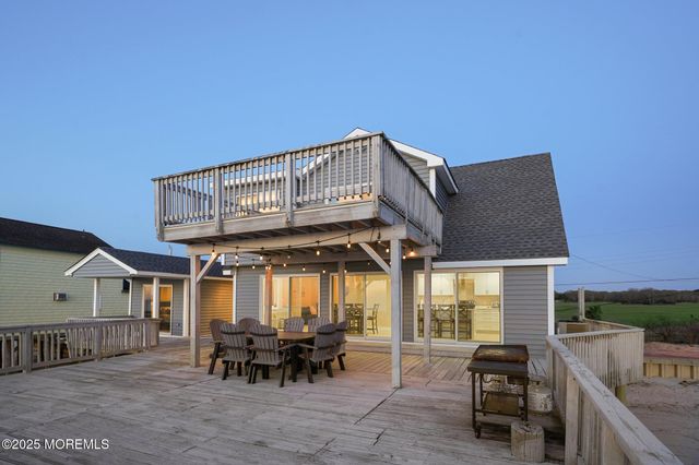 27 S Beach Drive, Cape May Court House, NJ 08210