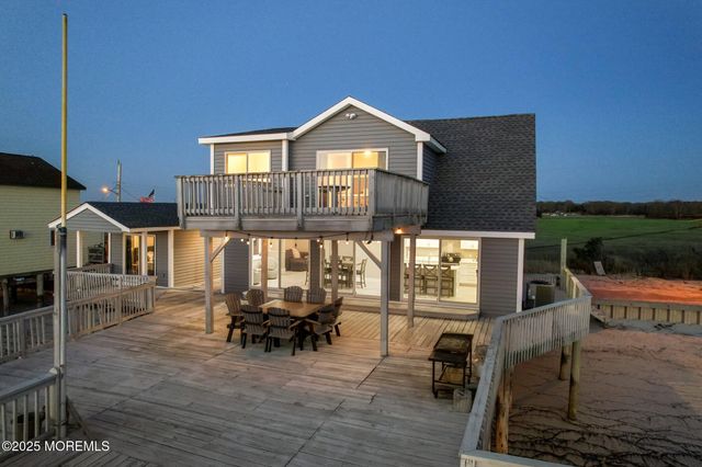 27 S Beach Drive, Cape May Court House, NJ 08210