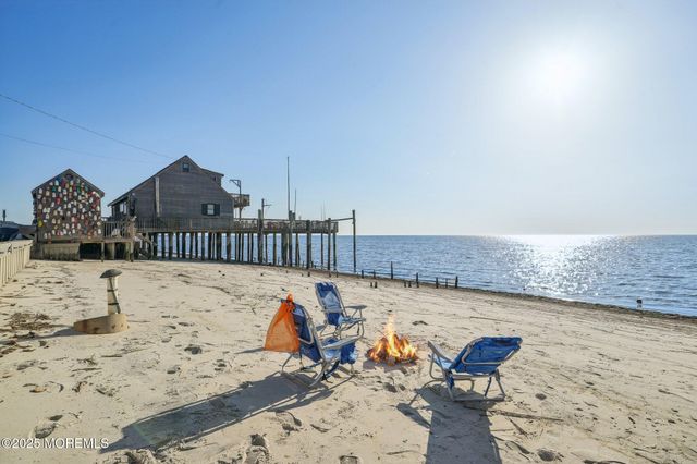 27 S Beach Drive, Cape May Court House, NJ 08210