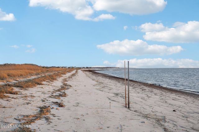 27 S Beach Drive, Cape May Court House, NJ 08210