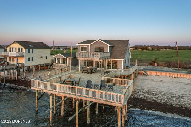 27 S Beach Drive, Cape May Court House, NJ 08210