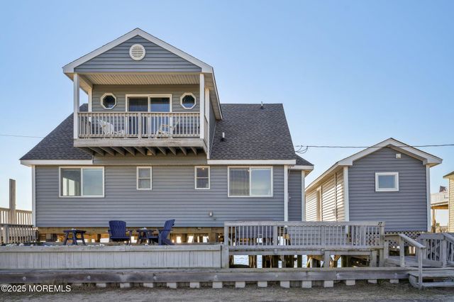 27 S Beach Drive, Cape May Court House, NJ 08210