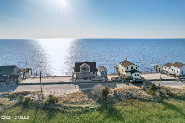 27 S Beach Drive, Cape May Court House, NJ 08210
