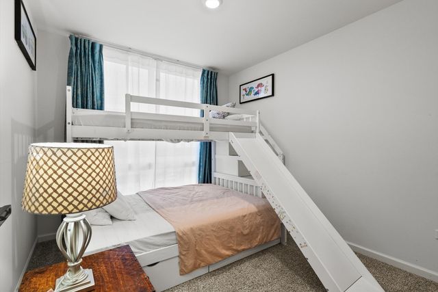 343 Summit Circle Summit Circle 343, Lombard, IL 60148