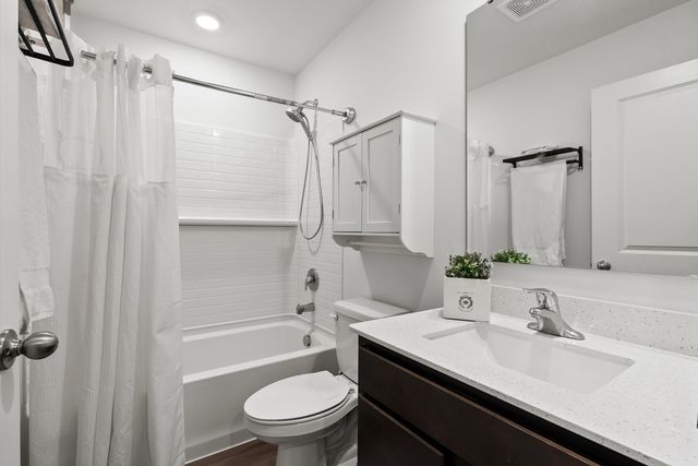 343 Summit Circle Summit Circle 343, Lombard, IL 60148