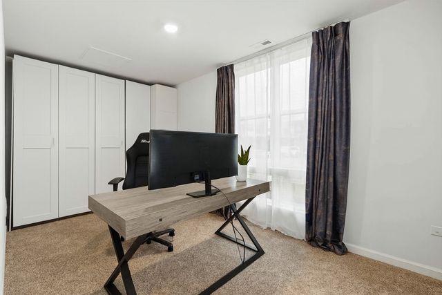 343 Summit Circle Summit Circle 343, Lombard, IL 60148