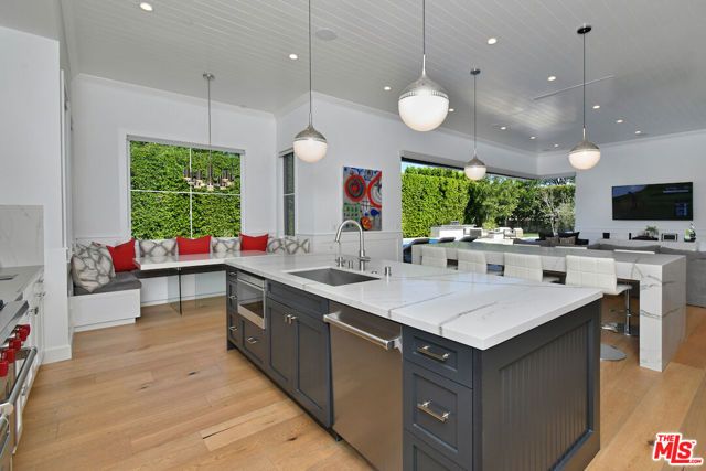 17201 Mccormick Street, Encino (los Angeles), CA 91316