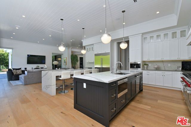 17201 Mccormick Street, Encino (los Angeles), CA 91316