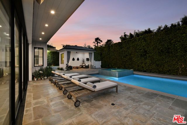 17201 Mccormick Street, Encino (los Angeles), CA 91316