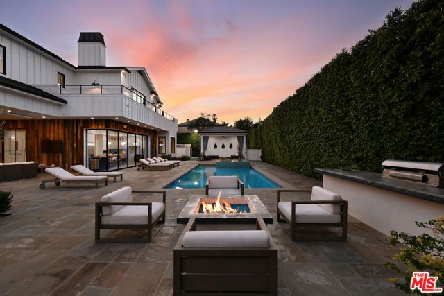17201 Mccormick Street, Encino (los Angeles), CA 91316