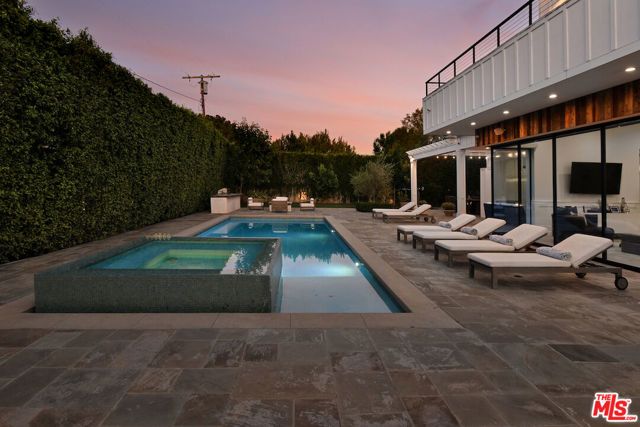 17201 Mccormick Street, Encino (los Angeles), CA 91316