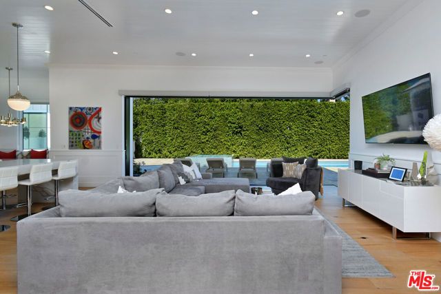 17201 Mccormick Street, Encino (los Angeles), CA 91316