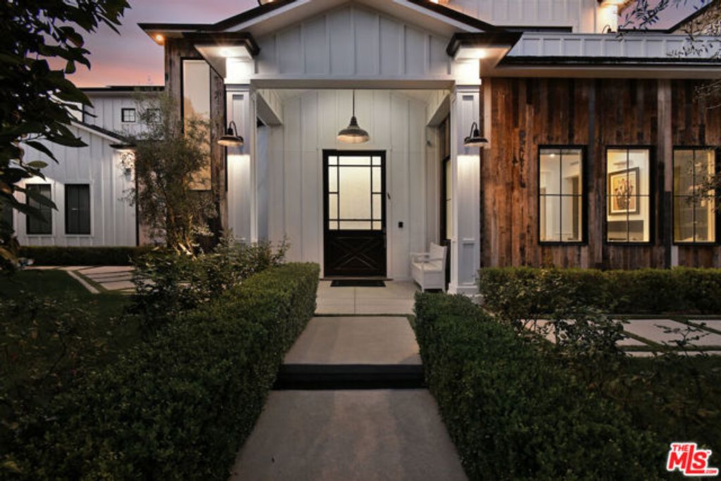 17201 Mccormick Street, Encino (los Angeles), CA 91316