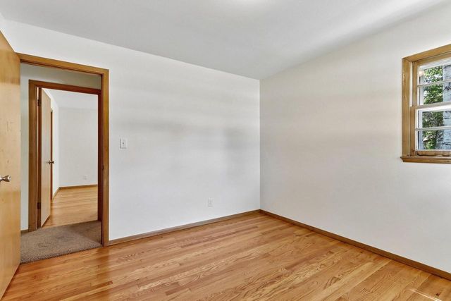 5700 S 41st STREET, Greenfield, WI 53221