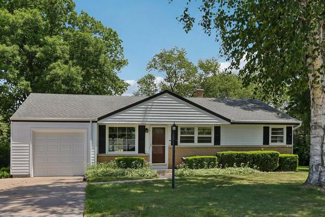 5700 S 41st STREET, Greenfield, WI 53221