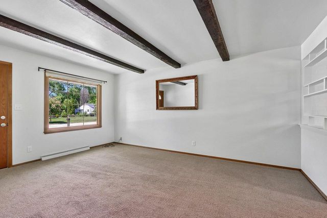 5700 S 41st STREET, Greenfield, WI 53221