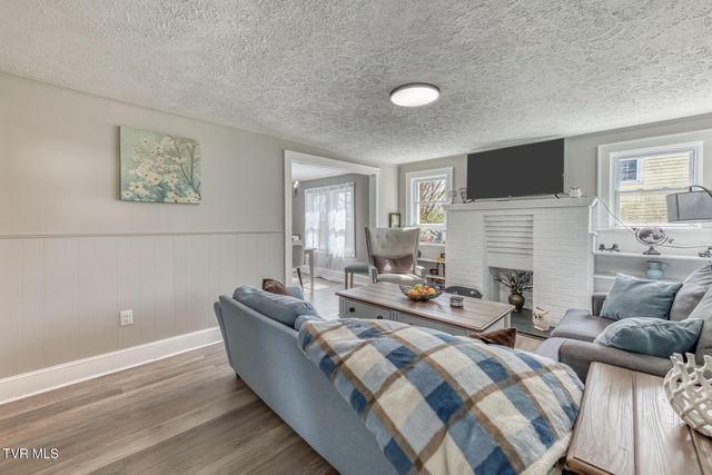 176 Crescent Drive, Bristol, VA 24201