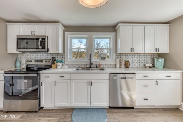 176 Crescent Drive, Bristol, VA 24201