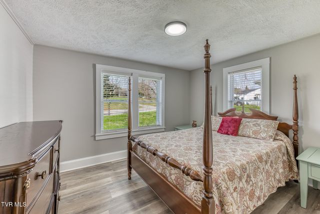 176 Crescent Drive, Bristol, VA 24201