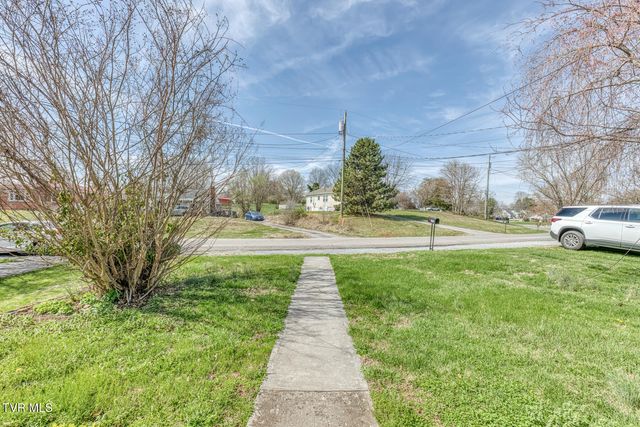 176 Crescent Drive, Bristol, VA 24201