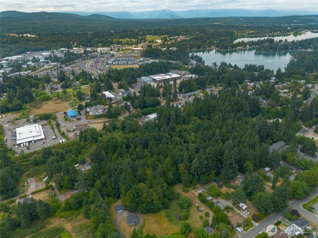 1 XXXX 1ST Street, Bremerton, WA 98312