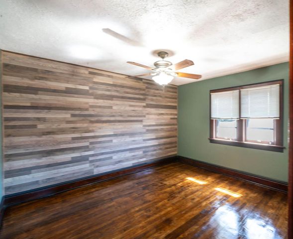 810 73rd STREET, Kenosha, WI 53143
