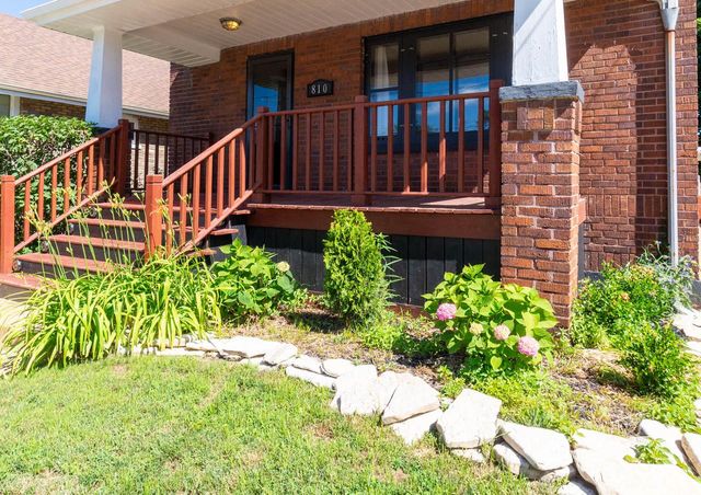 810 73rd STREET, Kenosha, WI 53143