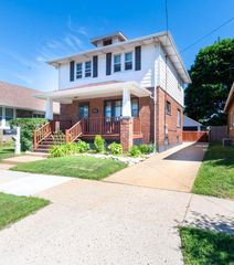 810 73rd STREET, Kenosha, WI 53143