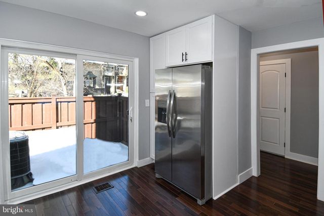 9201 THREE OAKS DR, Silver Spring, MD 20901