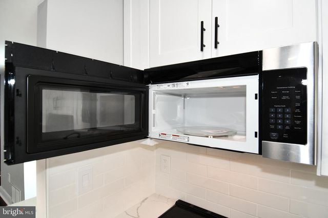 9201 THREE OAKS DR, Silver Spring, MD 20901