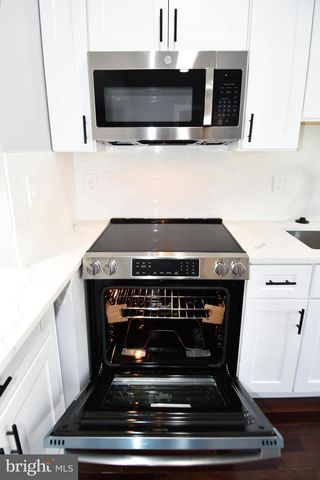 9201 THREE OAKS DR, Silver Spring, MD 20901