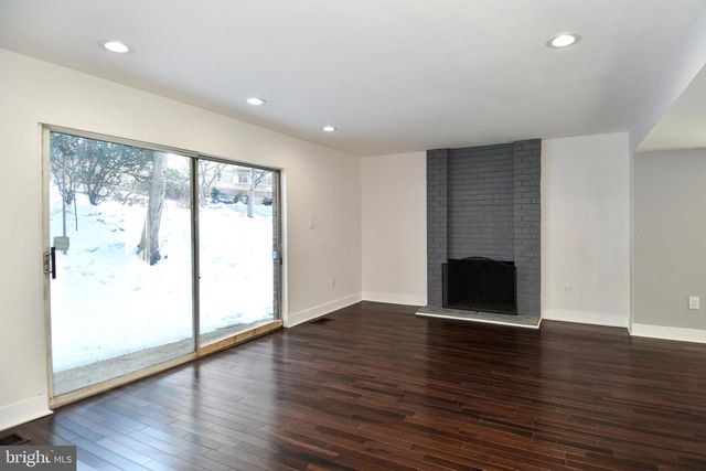 9201 THREE OAKS DR, Silver Spring, MD 20901