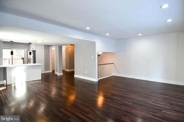 9201 THREE OAKS DR, Silver Spring, MD 20901