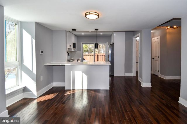 9201 THREE OAKS DR, Silver Spring, MD 20901