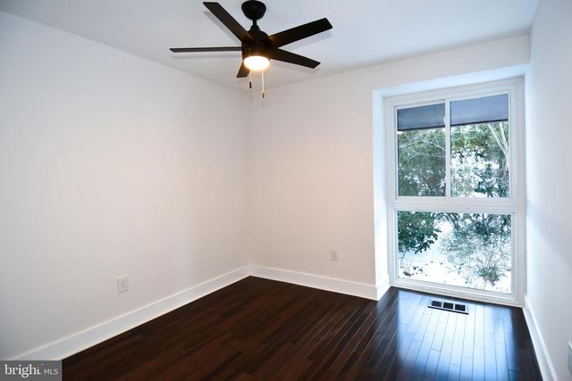 9201 THREE OAKS DR, Silver Spring, MD 20901