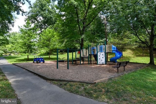 9201 THREE OAKS DR, Silver Spring, MD 20901