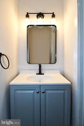 9201 THREE OAKS DR, Silver Spring, MD 20901