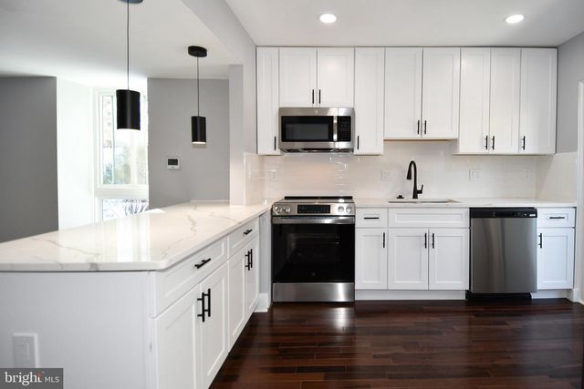 9201 THREE OAKS DR, Silver Spring, MD 20901