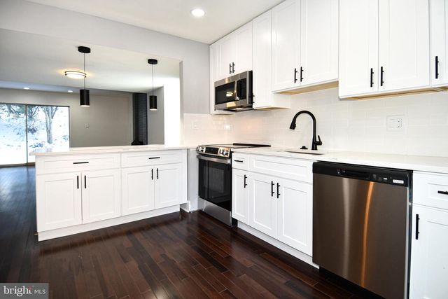 9201 THREE OAKS DR, Silver Spring, MD 20901