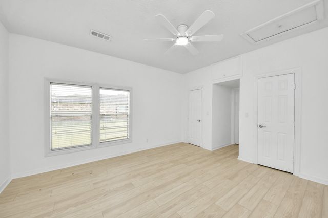 125 N Shirley St, Alvin, TX 77511