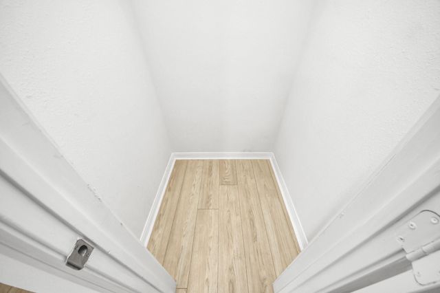 125 N Shirley St, Alvin, TX 77511