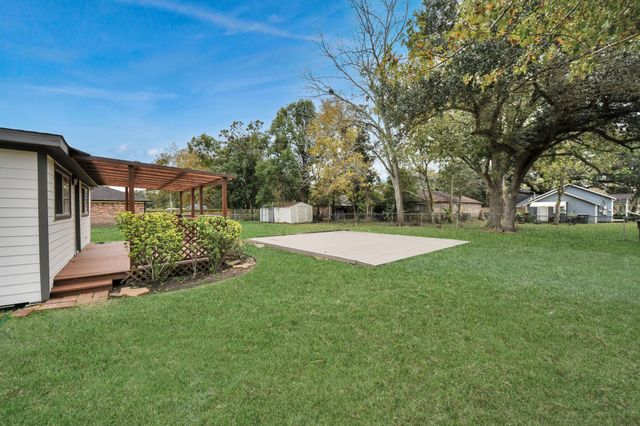 125 N Shirley St, Alvin, TX 77511