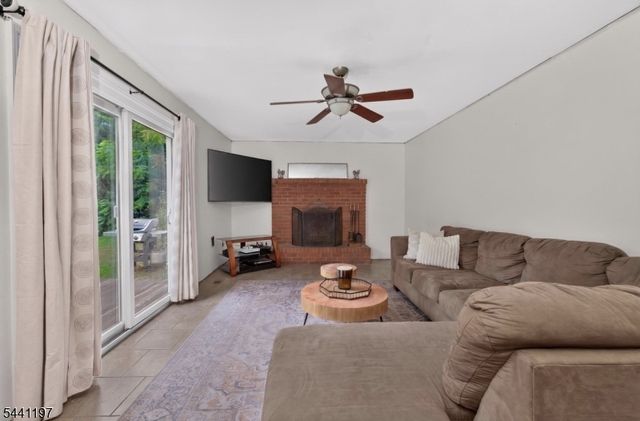 22 Sandra Rd, East Amwell Twp., NJ 08551