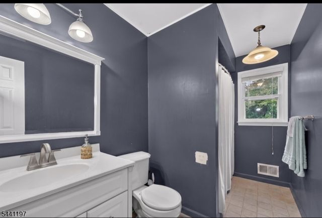 22 Sandra Rd, East Amwell Twp., NJ 08551