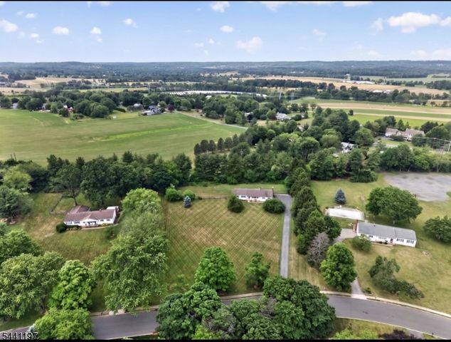 22 Sandra Rd, East Amwell Twp., NJ 08551