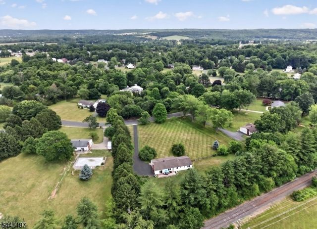 22 Sandra Rd, East Amwell Twp., NJ 08551